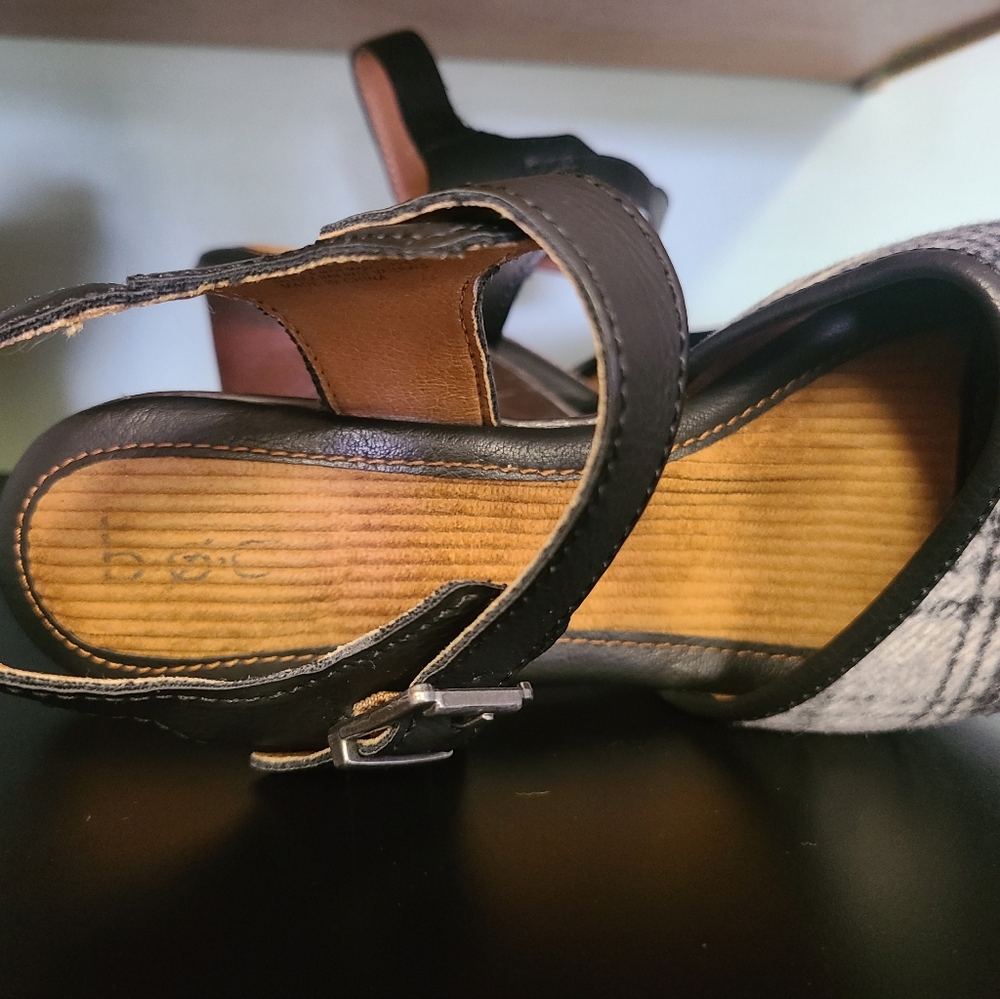 Plaid Clogs - Picture 4 of 6